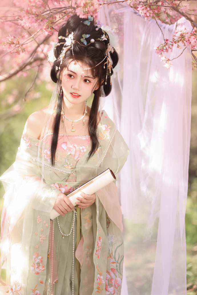 八月照相馆 封面