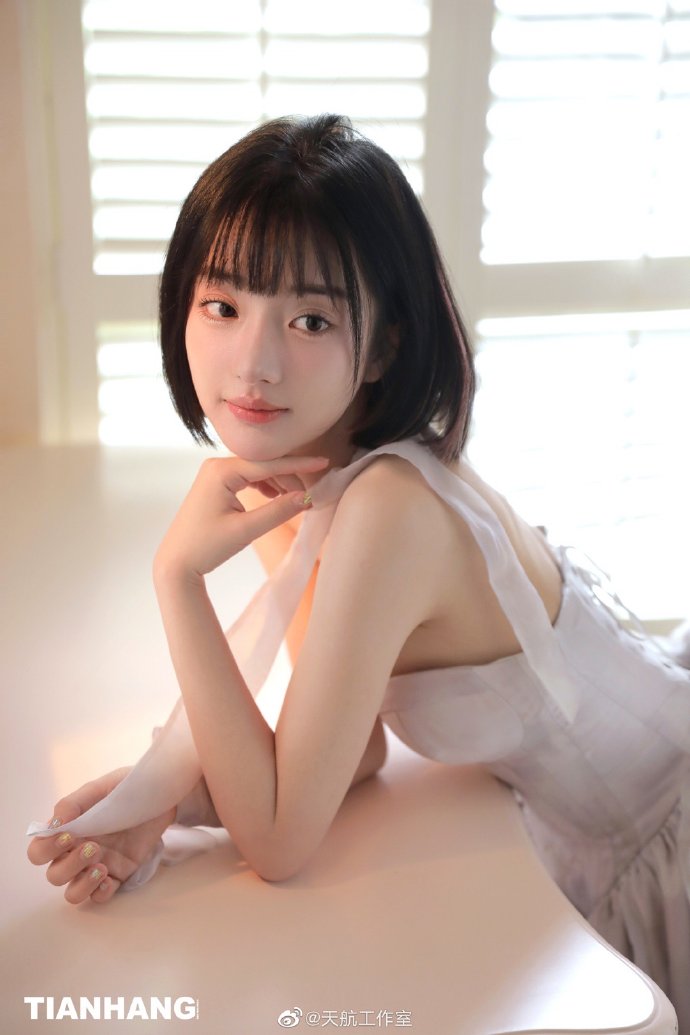 哈尔的移动城堡 封面